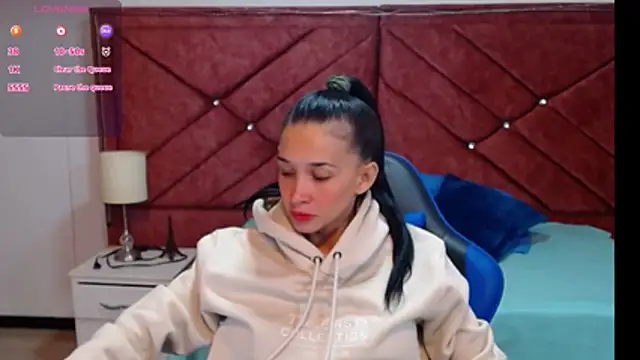 victoria adams07 online show from April 2026 01:36:02 PM