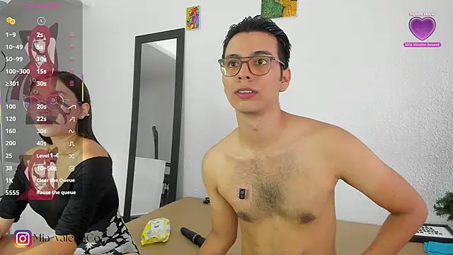 Snapshot of MarioandMia chatting on October 2025 08:53:02 PM MarioandMia online show from October 2025 08:53:02 PM