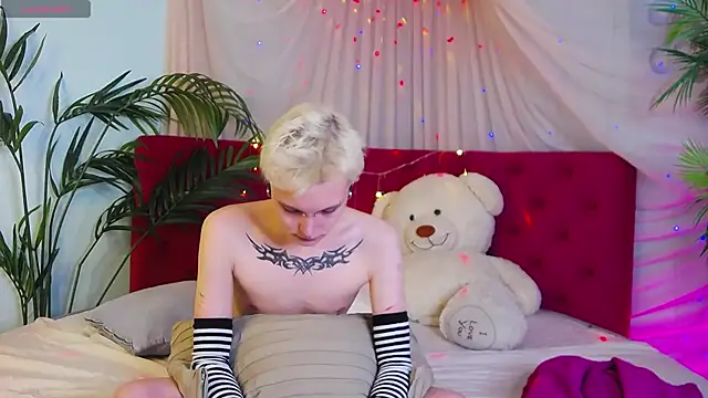 Snapshot of DemianEnglen chatting on January 2025 11:56:02 PM DemianEnglen online show from January 2025 11:56:02 PM