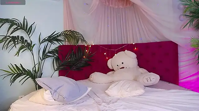 Snapshot of DemianEnglen chatting on January 2025 12:17:02 AM DemianEnglen online show from January 2025 12:17:02 AM