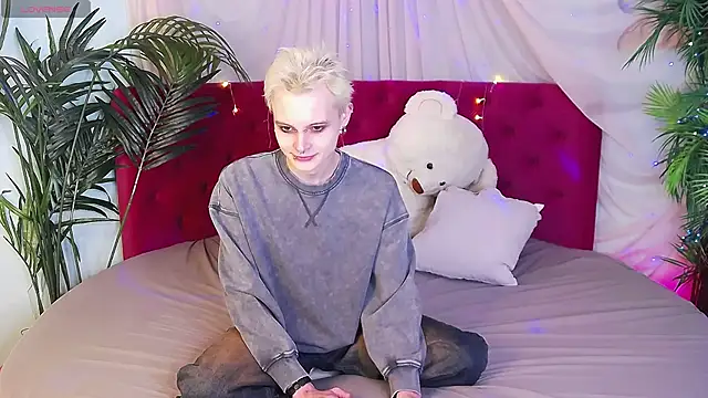 Snapshot of DemianEnglen chatting on February 2025 08:38:02 PM DemianEnglen online show from February 2025 08:38:02 PM