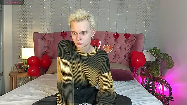 Snapshot of DemianEnglen chatting on February 2025 09:22:01 PM DemianEnglen online show from February 2025 09:22:01 PM