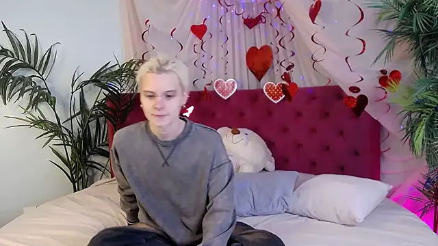 Snapshot of DemianEnglen chatting on February 2025 09:43:01 PM DemianEnglen online show from February 2025 09:43:01 PM