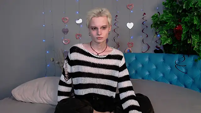 Snapshot of DemianEnglen chatting on February 2025 03:01:02 AM DemianEnglen online show from February 2025 03:01:02 AM