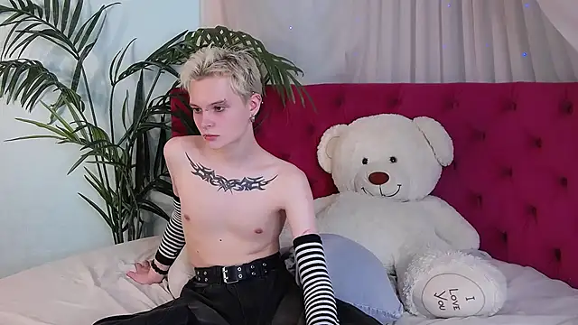 Snapshot of DemianEnglen chatting on February 2025 11:59:02 PM DemianEnglen online show from February 2025 11:59:02 PM