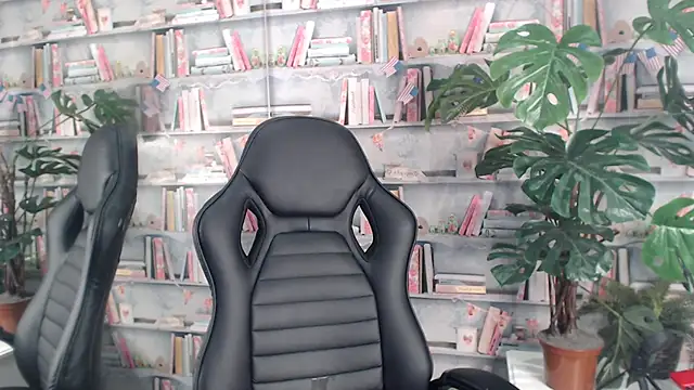 Snapshot of DemianEnglen chatting on March 2025 11:20:02 PM DemianEnglen online show from March 2025 11:20:02 PM