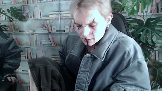 Snapshot of DemianEnglen chatting on March 2025 02:27:01 AM DemianEnglen online show from March 2025 02:27:01 AM