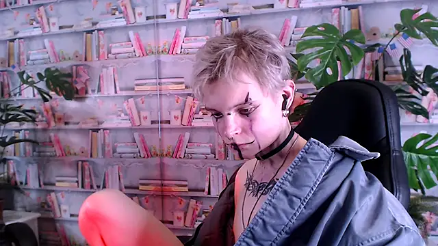 Snapshot of DemianEnglen chatting on March 2025 11:25:01 PM DemianEnglen online show from March 2025 11:25:01 PM