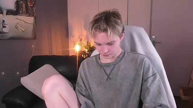 Snapshot of DemianEnglen chatting on September 2025 01:27:01 PM DemianEnglen online show from September 2025 01:27:01 PM