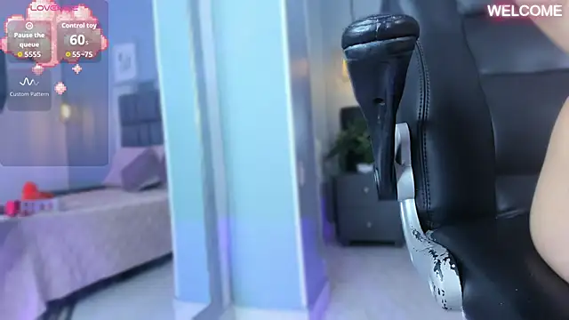 Raven jade  online show from November 2025 07:25:01 PM