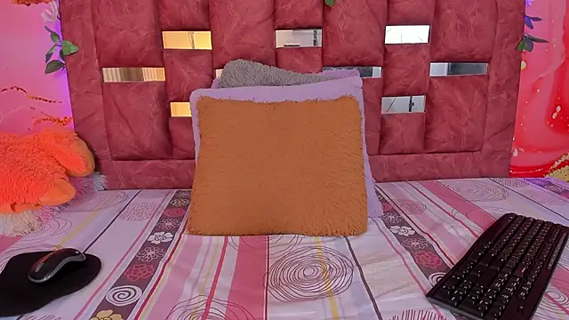 scarlett  evans  online show from March 2025 06:16:01 PM