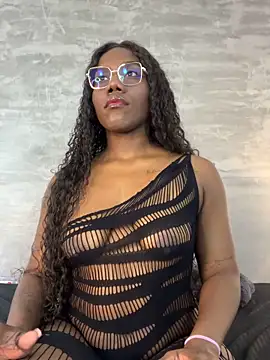 Alaia Colins online show from June 2026 12:33:02 AM