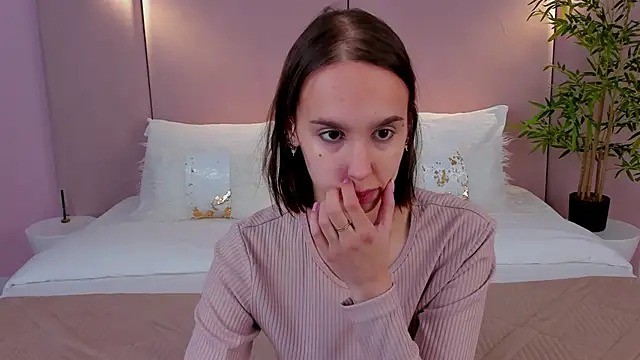 SandraTucker online show from February 2026 03:00:02 AM