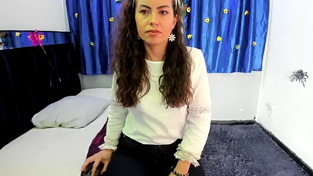 Snapshot of ShairaMarss chatting on November 2025 02:06:02 PM ShairaMarss online show from November 2025 02:06:02 PM