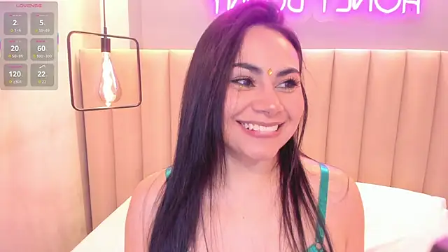 Snapshot of Naomymonroe_ chatting on November 2025 09:47:01 PM Naomymonroe online show from November 2025 09:47:01 PM