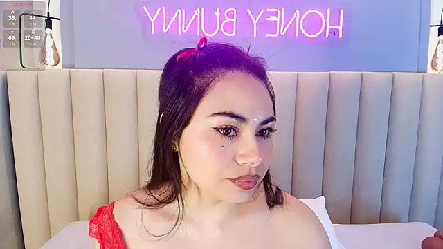 Snapshot of Naomymonroe_ chatting on November 2025 09:25:02 PM Naomymonroe online show from November 2025 09:25:02 PM