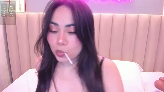 Naomymonroe  online show from December 2025 09:42:02 PM