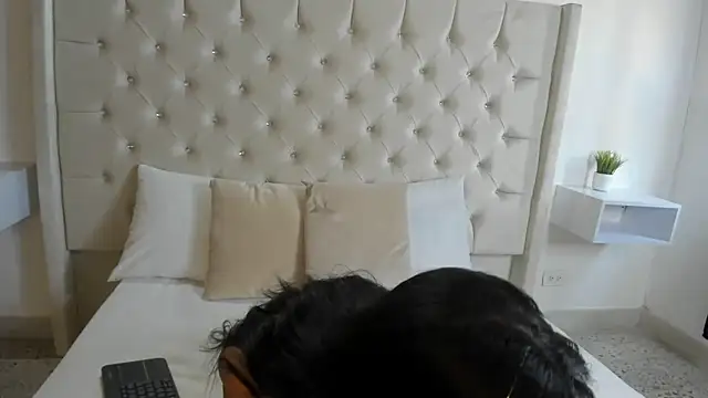 bella bloomg online show from March 2025 03:16:02 PM