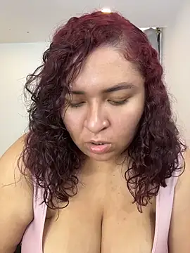 Snapshot of KarlaWild chatting on May 2026 06:16:02 PM KarlaWild online show from May 2026 06:16:02 PM