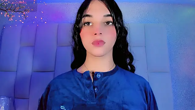 Angeles Busst online show from September 2025 08:33:01 PM