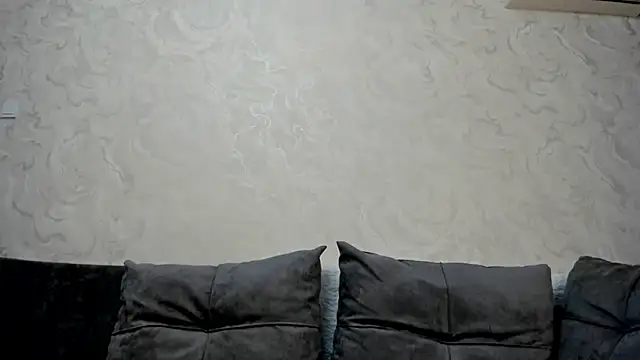 Snapshot of Yuki_miiii chatting on January 2025 04:29:01 AM Yuki miiii online show from January 2025 04:29:01 AM