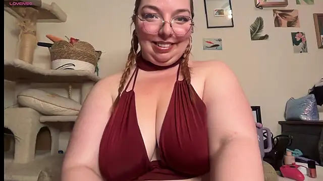 Snapshot of curvycate127 chatting on June 2026 02:06:01 AM curvycate127 online show from June 2026 02:06:01 AM