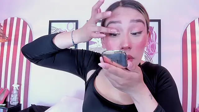 Lannajansen online show from September 2025 02:08:01 PM