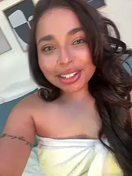 Snapshot of RachelRusso chatting on February 2025 06:15:01 AM RachelRusso online show from February 2025 06:15:01 AM