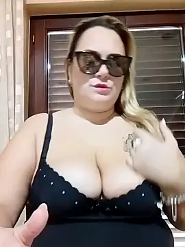 topina8 online show from November 2025 03:19:02 PM