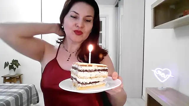 Victoria Glam online show from March 2025 01:51:01 PM