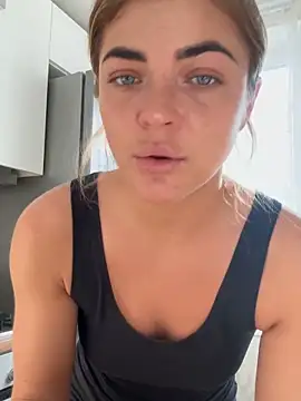 Donna Sun online show from February 2025 11:43:01 AM