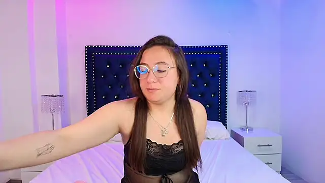 Lilyy evans online show from February 2025 10:07:02 AM