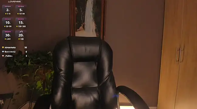 Snapshot of eilynxx chatting on February 2025 03:10:02 AM eilynxx online show from February 2025 03:10:02 AM