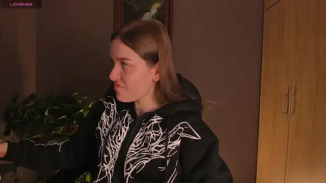 Snapshot of eilynxx chatting on February 2025 03:45:02 AM eilynxx online show from February 2025 03:45:02 AM