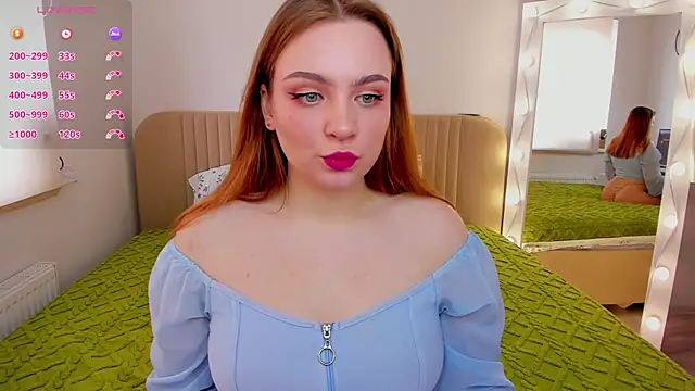 Snapshot of MiaM00N chatting on February 2025 08:12:02 AM MiaM00N online show from February 2025 08:12:02 AM