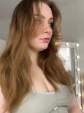 Snapshot of MiaM00N chatting on March 2025 07:16:01 AM MiaM00N online show from March 2025 07:16:01 AM