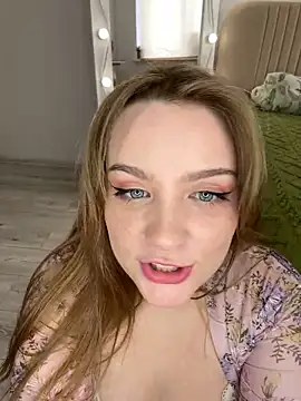 Snapshot of MiaM00N chatting on March 2025 10:28:02 AM MiaM00N online show from March 2025 10:28:02 AM