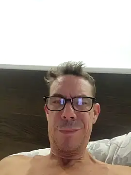 Snapshot of Kenhornu chatting on September 2025 12:44:02 AM Kenhornu online show from September 2025 12:44:02 AM