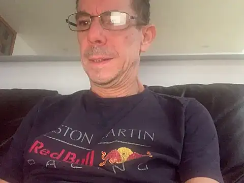 Snapshot of Kenhornu chatting on February 2026 02:43:01 PM Kenhornu online show from February 2026 02:43:01 PM