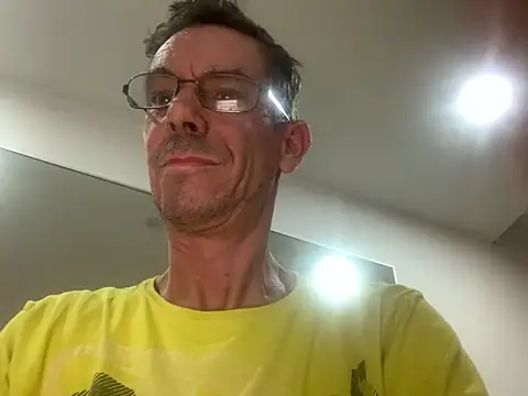 Snapshot of Kenhornu chatting on February 2026 07:15:02 PM Kenhornu online show from February 2026 07:15:02 PM