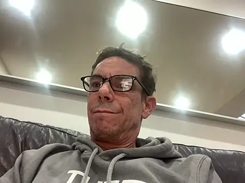 Snapshot of Kenhornu chatting on March 2026 04:59:01 PM Kenhornu online show from March 2026 04:59:01 PM