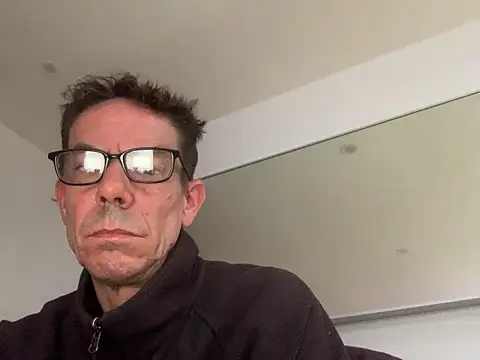 Snapshot of Kenhornu chatting on March 2026 05:08:01 PM Kenhornu online show from March 2026 05:08:01 PM