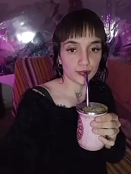 parejarica420 online show from August 2026 03:36:02 PM