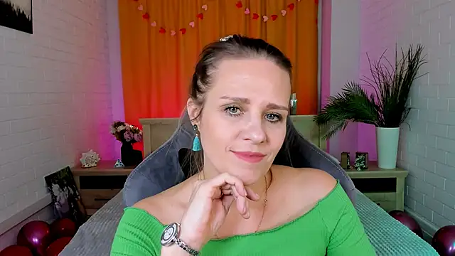 EmiliaBedy online show from February 2025 12:29:01 PM