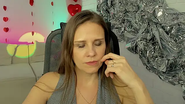 EmiliaBedy online show from February 2025 03:21:01 PM