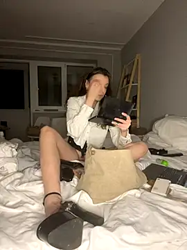 bunnythetailor online show from November 2025 11:37:02 PM