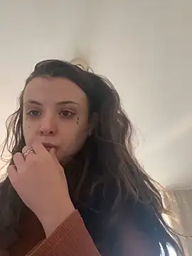 bunnythetailor online show from December 2025 01:05:01 PM