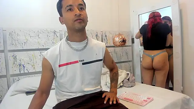 Snapshot of Nikki_and_Mayk chatting on February 2026 02:44:01 AM Nikki and Mayk online show from February 2026 02:44:01 AM