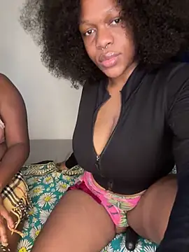 Snapshot of Boneca25 chatting on February 2026 09:45:01 AM Boneca25 online show from February 2026 09:45:01 AM