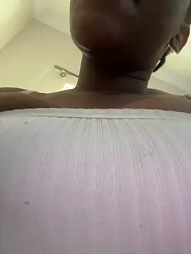 Snapshot of Boneca25 chatting on February 2026 09:57:02 AM Boneca25 online show from February 2026 09:57:02 AM